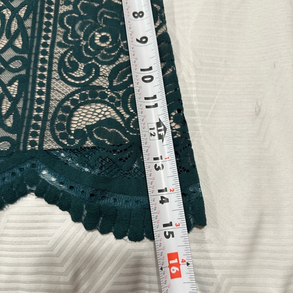 love, Fire Dark Teal Floral Guipure Lace Top with Keyhole Back EUC - Picture 11 of 11